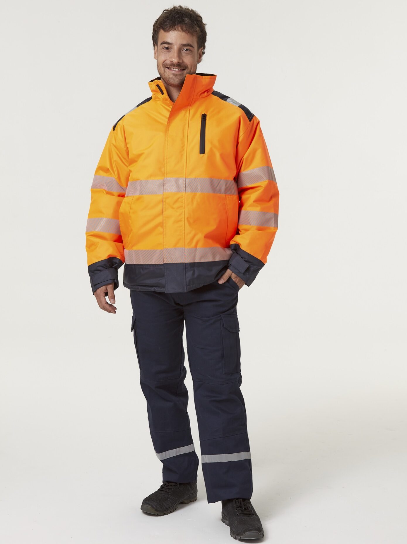 CAMPERA MODELO TRACKER copy